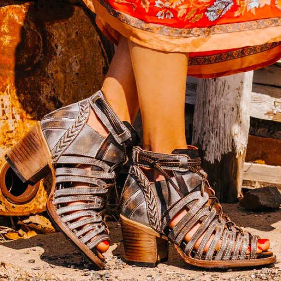 freebird Shoes - Freebird Wazee in Ice size 6